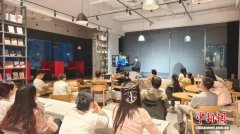 72岁的济南市平易近武健取蒋秀娟同为济南老年学